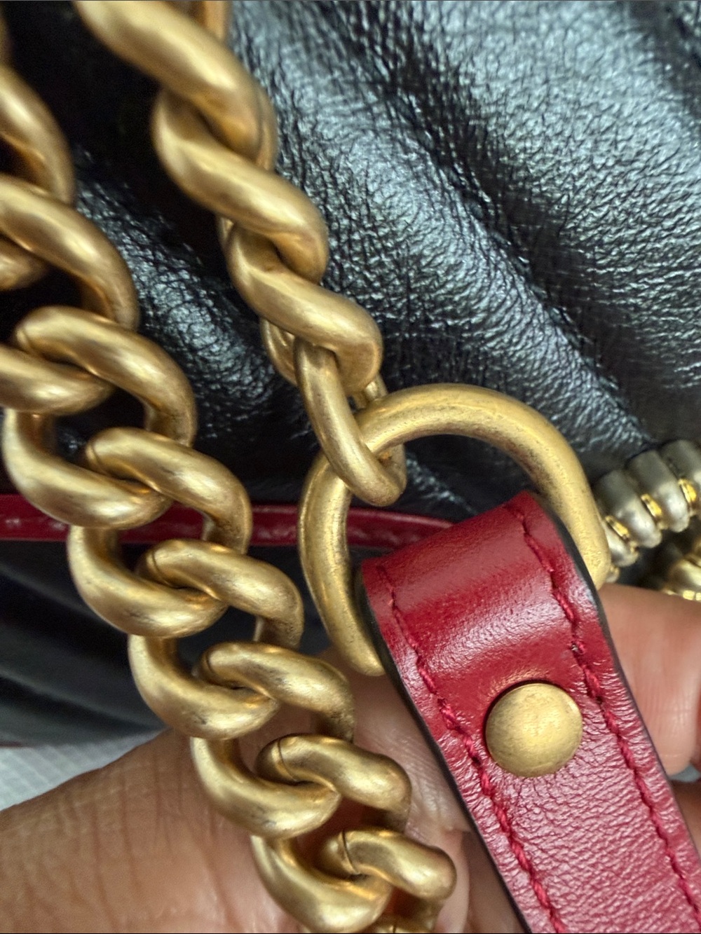 Gucci Black and Red Leather Shoulder Bag with Gold Chain - Picture 14 of 17